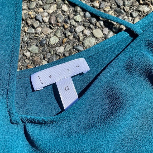 Leith Deep neck tank top Teal NWT XS - Picture 3 of 5